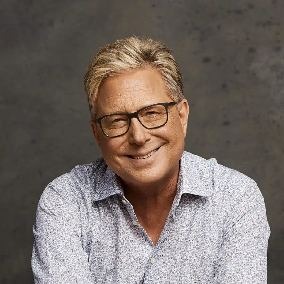 DOWNLOAD: Don Moen – “Two Hands” Mp3