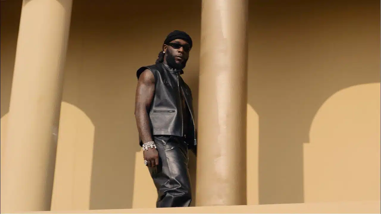 DOWNLOAD VIDEO: Burna Boy Ft Seyi Vibez – “Giza” Mp4