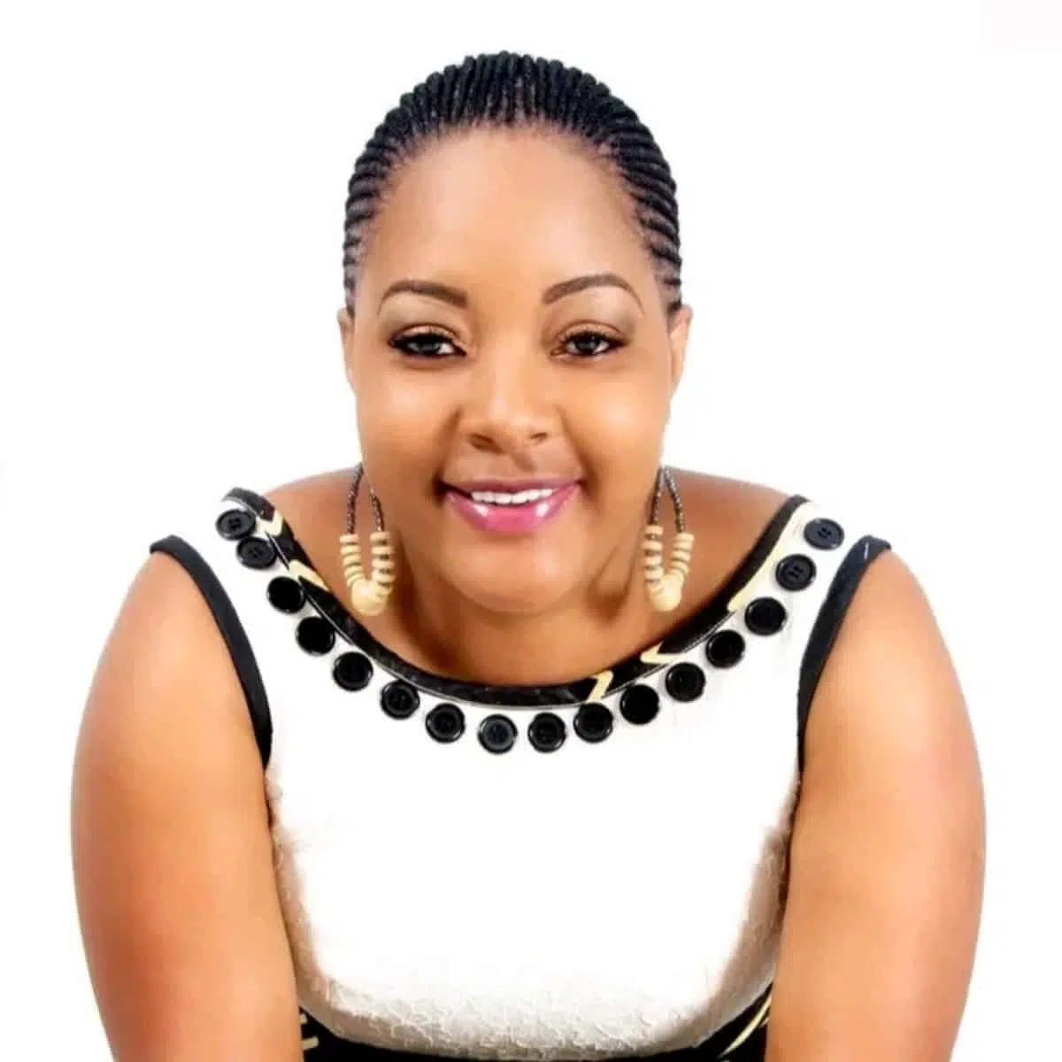 DOWNLOAD: Angela Nyirenda – “Nzimu Na Uchi” Mp3