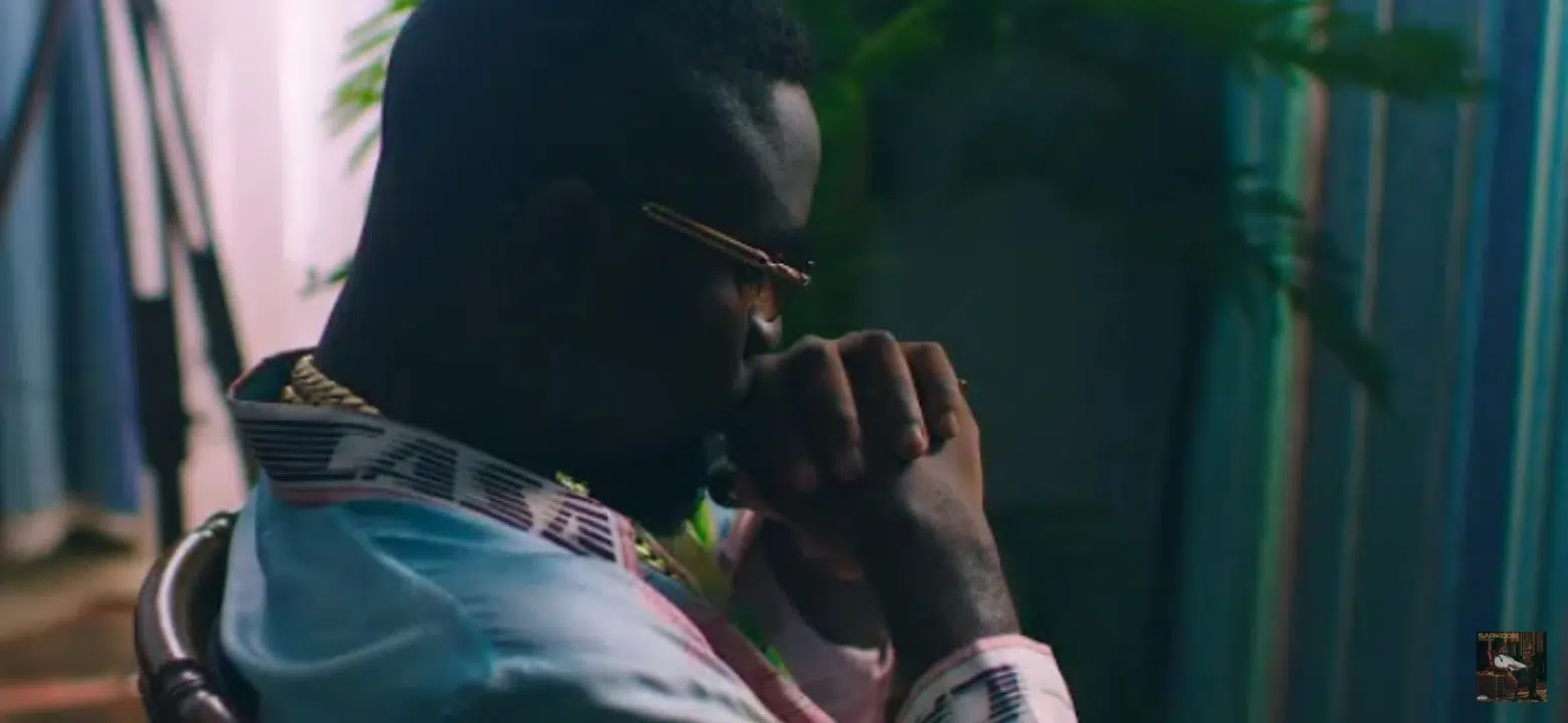 DOWNLOAD VIDEO: Sarkodie Feat Oxlade – “Non Living Thing” Mp4
