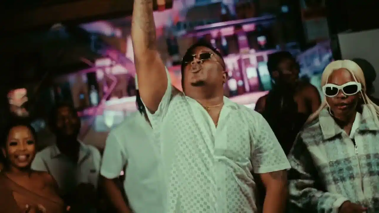 DOWNLOAD VIDEO: D Bwoy Ft. Vinchenzo & Trina South – “Chakolwa Ku Bar” Mp4