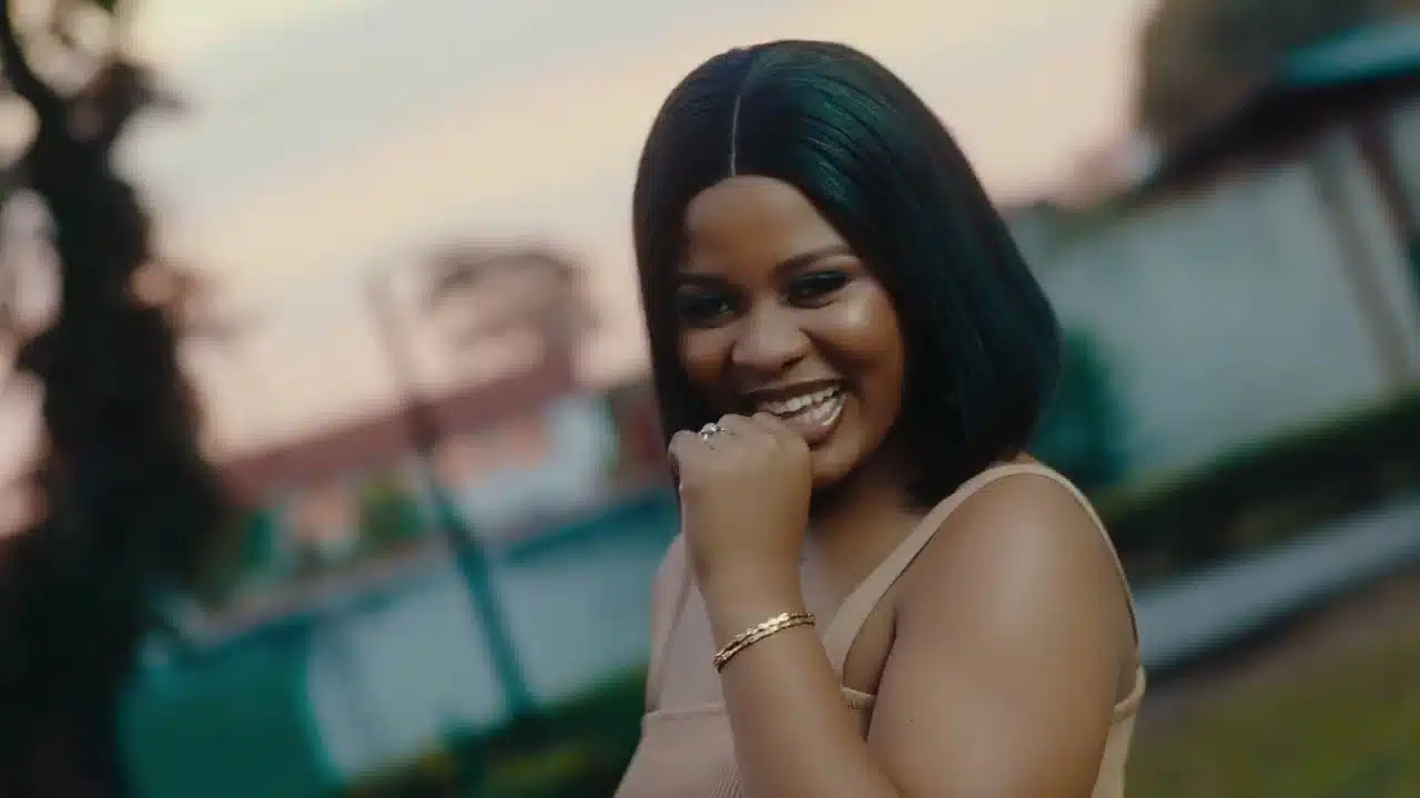DOWNLOAD VIDEO: Roberto – “Commitment” Mp4