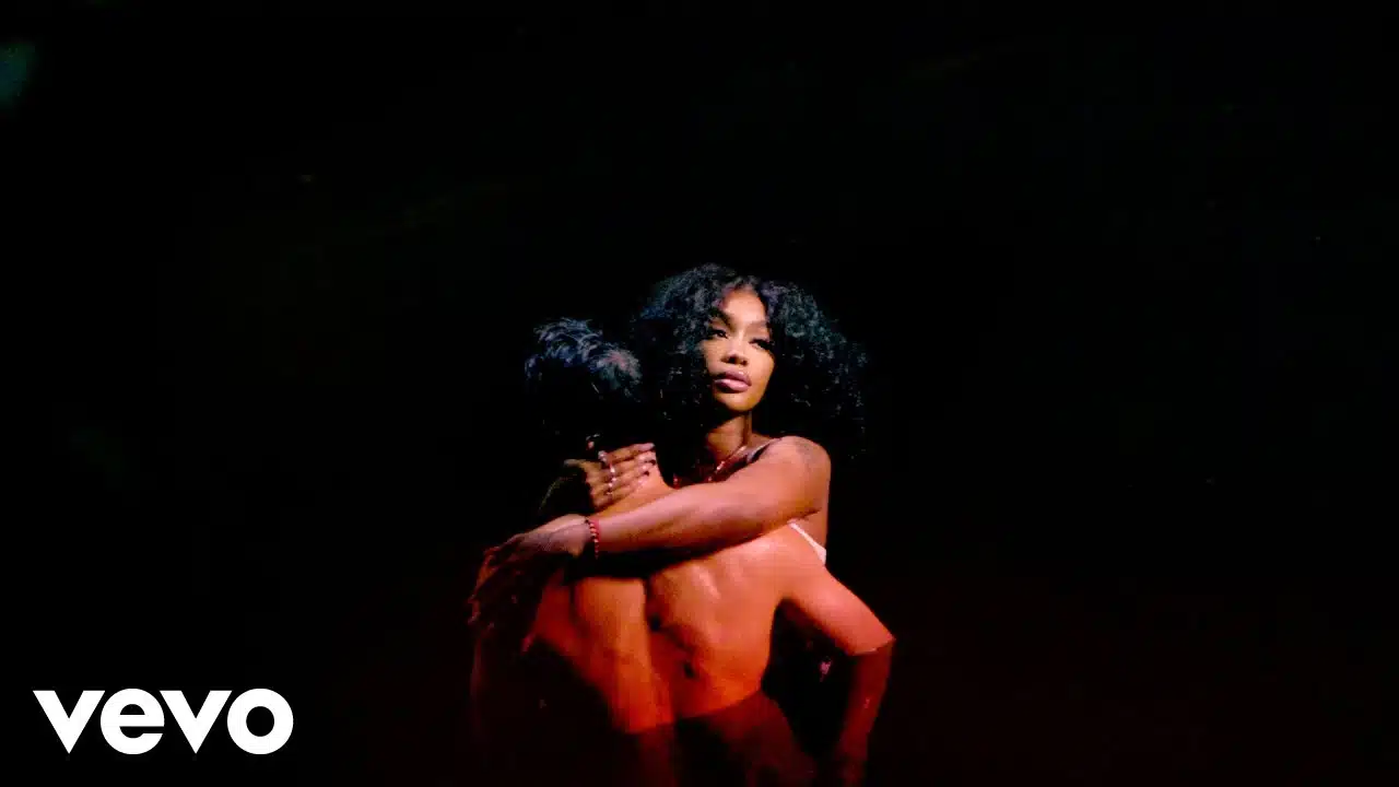 DOWNLOAD VIDEO: SZA – “Snooze” Mp4