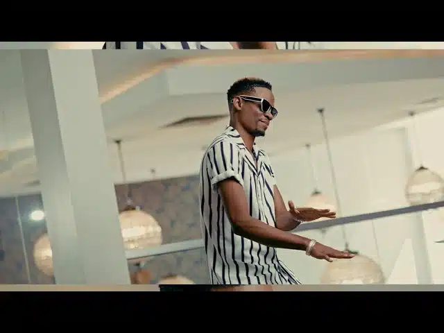DOWNLOAD VIDEO: Neo – “Falling” Mp4