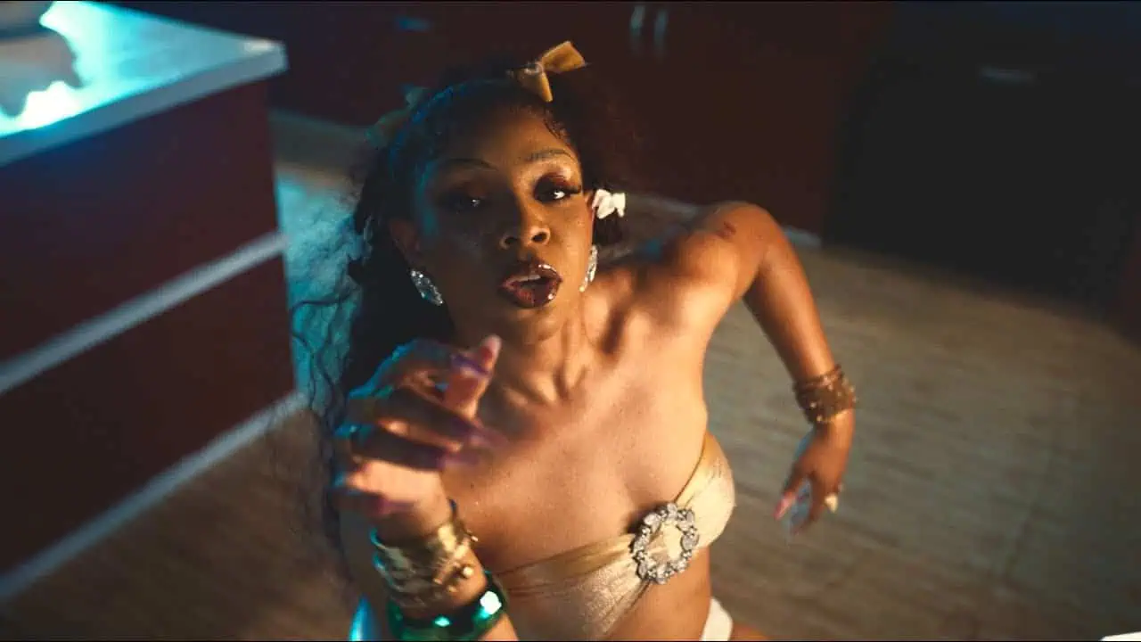 DOWNLOAD VIDEO: Fave – “Belong to You” Mp4