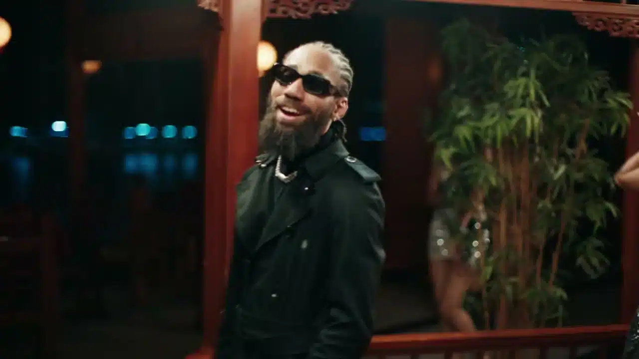 DOWNLOAD VIDEO: Phyno – “BBO” (Bad Bxtches Only) Mp4