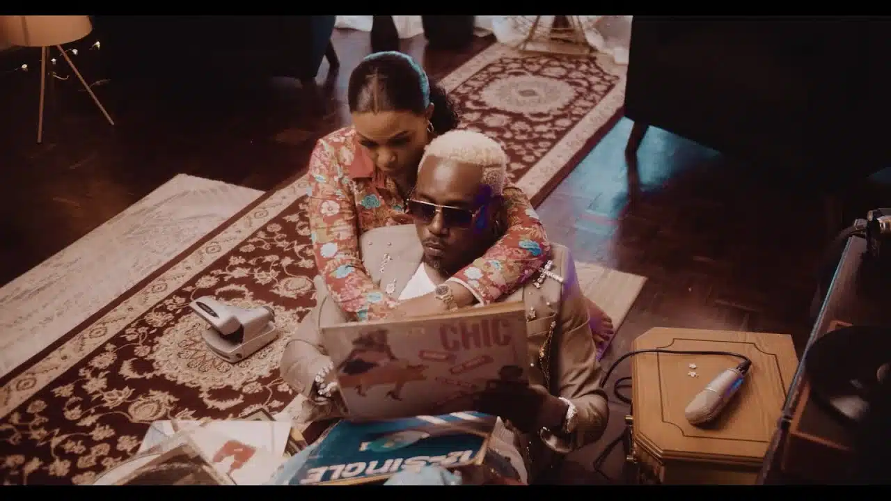DOWNLOAD VIDEO: Roberto – “Dear Phone” Mp4