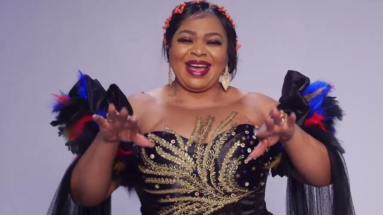 DOWNLOAD VIDEO: Jennifer Eliogu – “Onulu Ube” Mp4