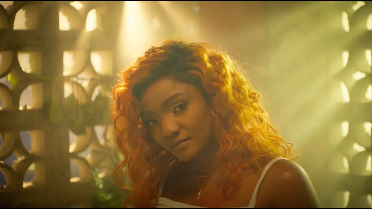 DOWNLOAD VIDEO: Simi – “Naked Wire” Mp4